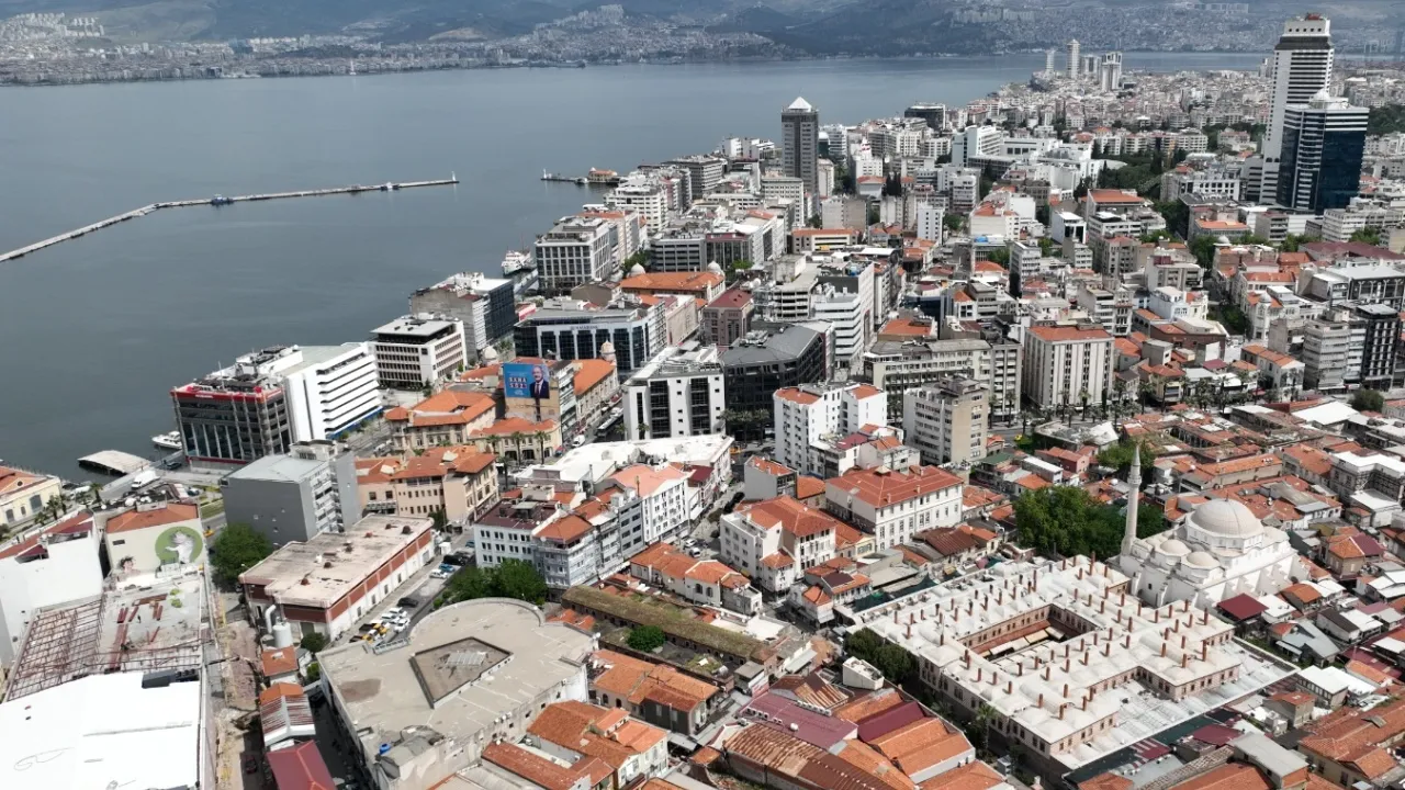 İzmir Tarihi Liman Kenti UNESCO'da kalıcı liste yolunda... Dosya 2026'da sunulacak, gözler 2028'de