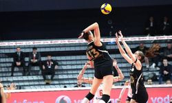 VakıfBank, sahasında kazanmaya devam ediyor