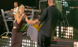 Derya Uluğ şarkısını 'milli'lere ithaf etti