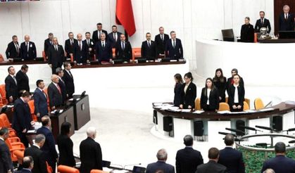 İki bakanlığın 2024 bütçeleri öncesi merhm Milletvekili Bitmez'e saygı duruşu