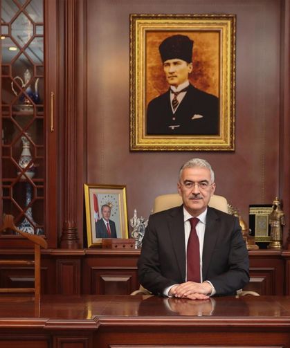 BURSA VALİSİ EROL AYYILDIZ'DAN BABALAR GÜNÜ'NDE ANLAMLI ÇAĞRI