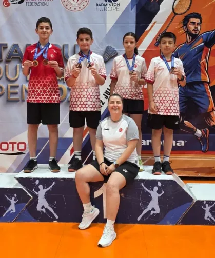 Bursa Büyükşehirli badmintonculardan 6 madalya