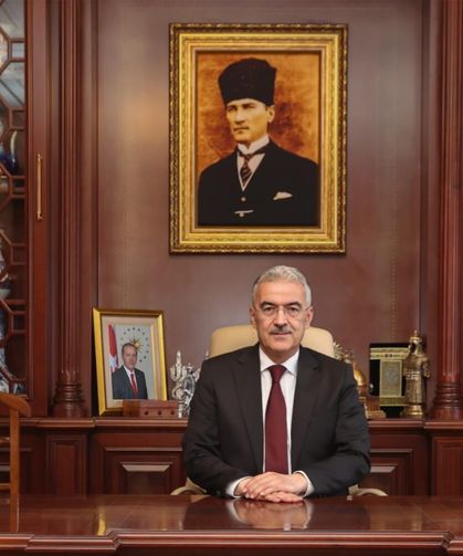 VALİ EROL AYYILDIZ: "BURSA BASINI, ŞEHRİMİZİN GELİŞİMİNE DEĞER KATIYOR"