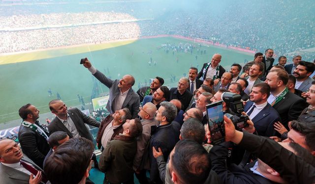 VALİ EROL AYYILDIZ: BURSASPOR’UN BAŞARISI BURSA’NIN GURURUDUR