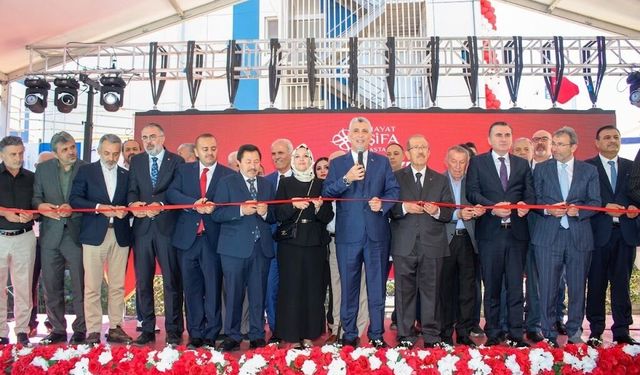 HAYAT SAĞLIK GRUBU YÖN. KUR. BŞK. UZM. DR. AHMET ÖZKUL: “YARIM ASIRLIK GÜVEN BAĞINI İSTANBUL’A TAŞIDIK”