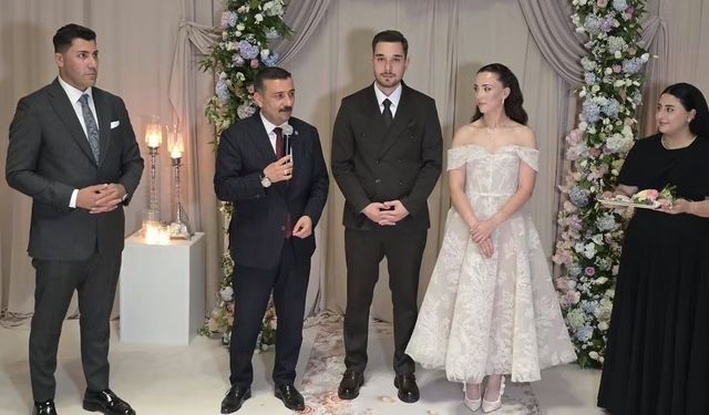 GENÇ ÇİFTE İKİ CİHAN SAADETİ DİLEKLERİ: NİŞAN TÖRENİ GÖNÜLLERİ BİRLEŞTİ