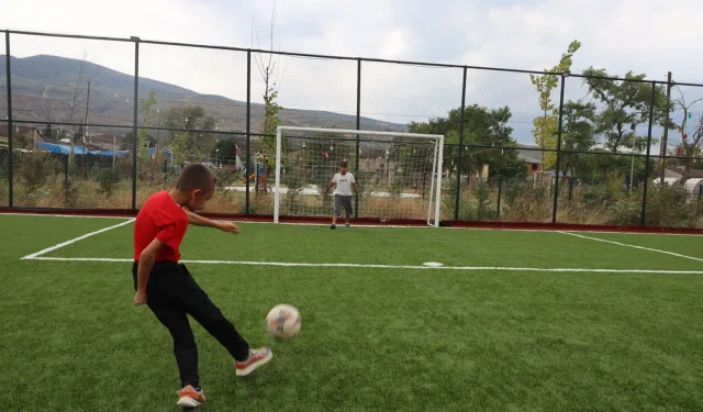 Sakarya Büyükşehir'den gençlere spor alanı