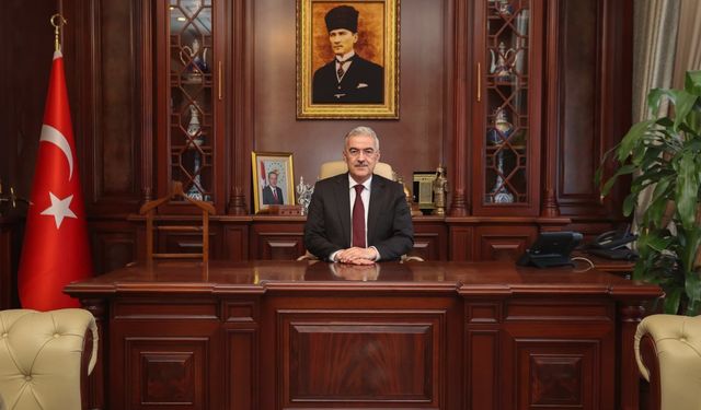 BURSA VALİSİ EROL AYYILDIZ'DAN ŞEHİTLERE VEFA, GAZİLERE MİNNET MESAJI