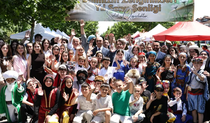 Sakarya'da Dilimizin Zenginlikleri Şenliğine yoğun katılım