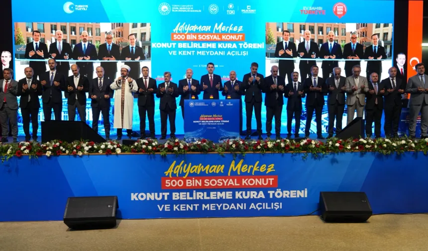 Adıyaman'da 4 bin 905 sosyal konut için kura çekildi... Yeni kent meydanı açıldı