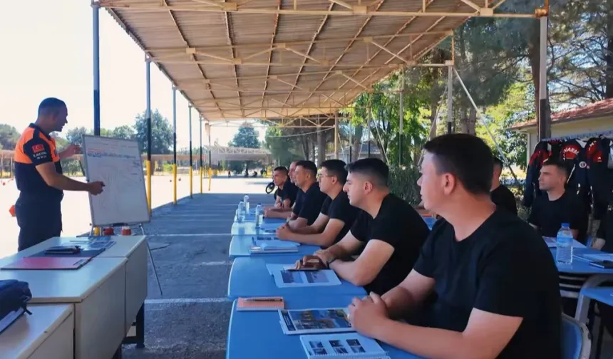 Bursa'da Jandarma personeline ileri motosiklet sürüş eğitimi tamamlandı
