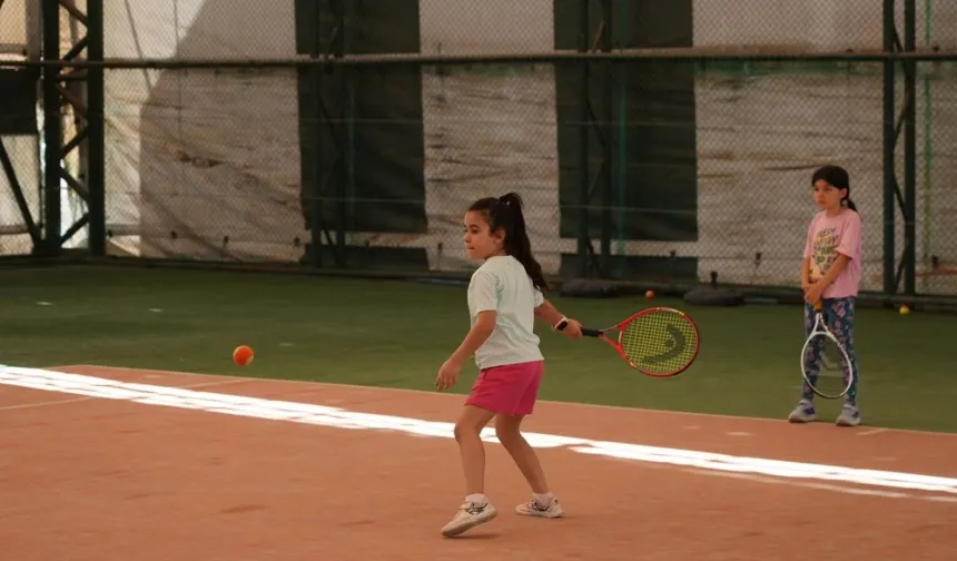 Diyarbakır'da tenis kortlarına yoğun ilgi