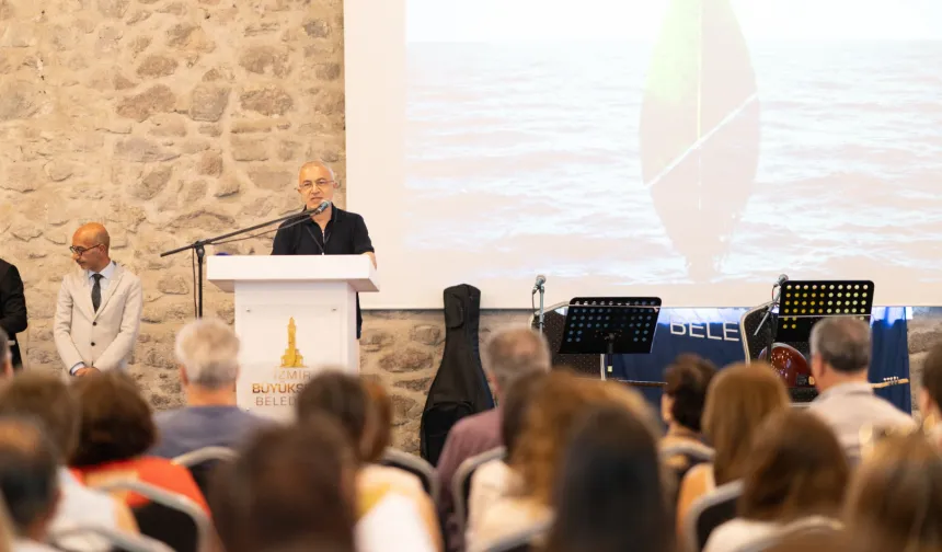 İzmir'deki uluslararası eleştirel eğitim zirvesi başladı