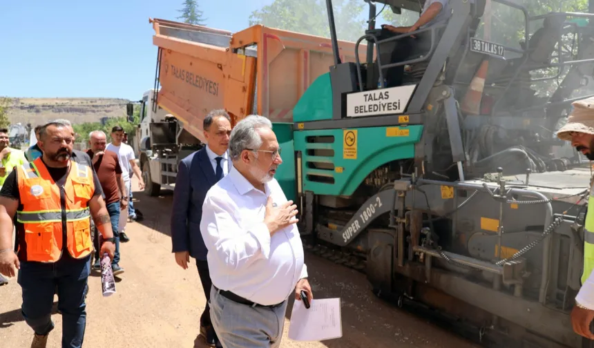 Kayseri Talas'ta asfalt yılı hız kesmiyor